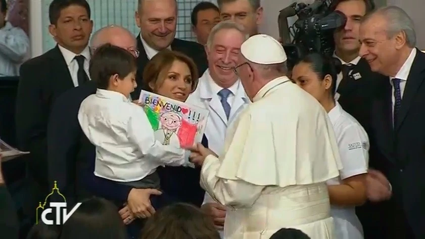 “Cariñoterapia”: La receta del Papa Francisco para ayudar a aliviar la enfermedad