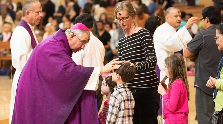 Mons. José Gómez. Foto: Facebook Oficial.