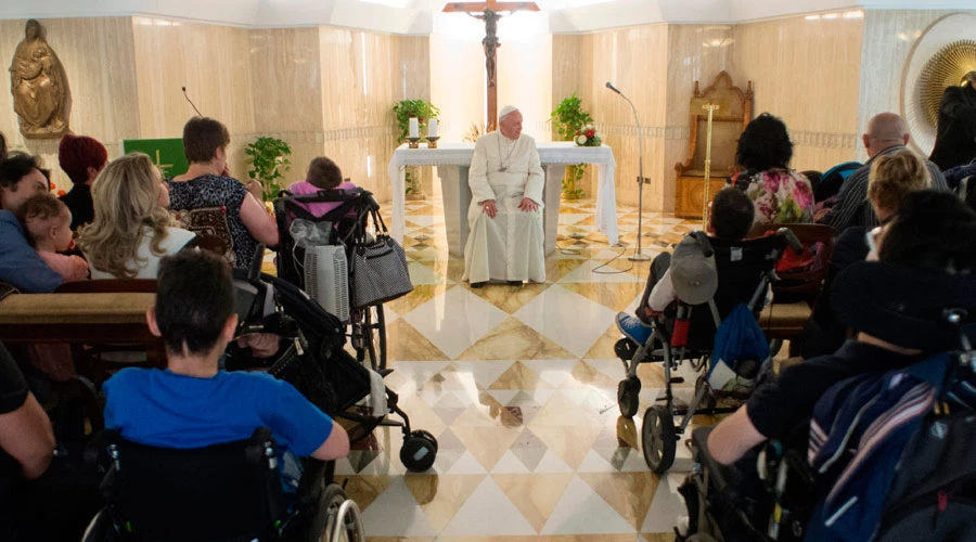 El Papa Francisco con niños enfermos / Foto: L'Osservatore Romano