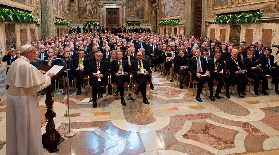 El Papa pronuncia su discurso ante los mandatarios europeos. Foto: L'Osservatore Romano