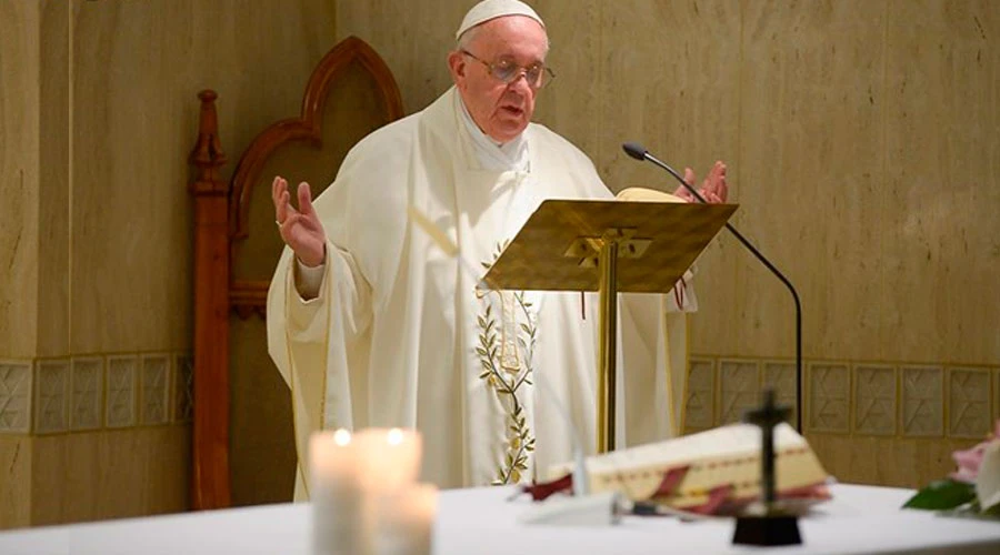 El Papa Francisco en la Misa en la Casa Santa Marta / Foto: L'Osservatore Romano