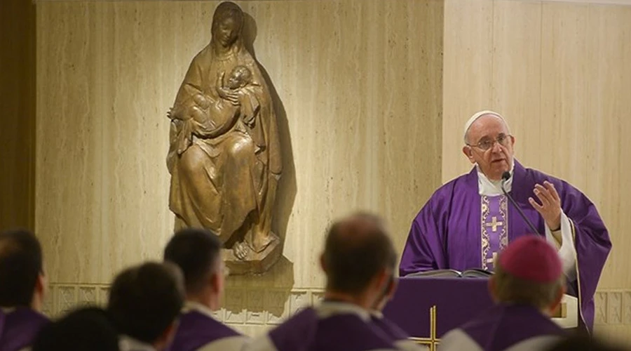 El Papa Francisco en la Misa en la Casa Santa Marta / Foto: L'Osservatore Romano