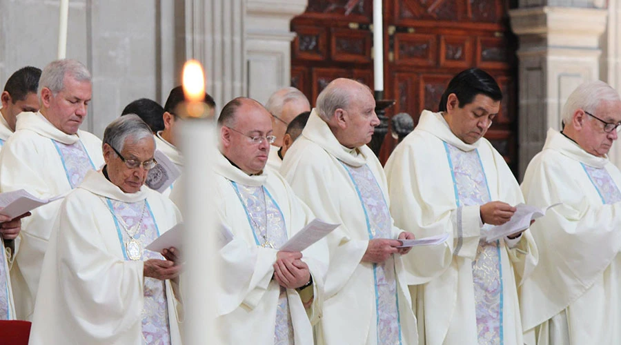 Imagen referencial / Sacerdotes de México. Foto: SIAME.