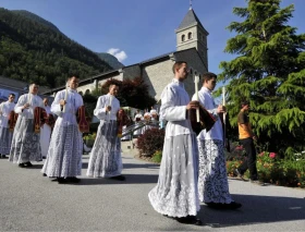 ¿Qué es la FSSPX? Una mirada al controvertido grupo católico tradicionalista