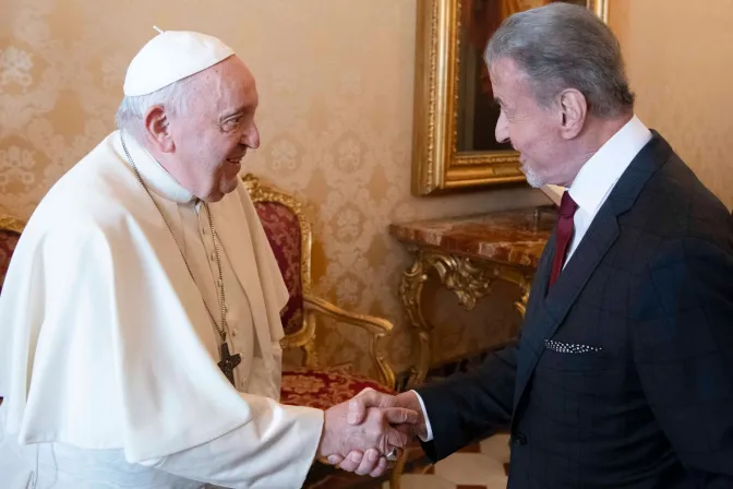 El Papa Francisco recibe al actor Sylvester Stallone