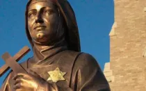 Estatua de Santa Edith Stein.