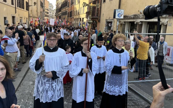 Los peregrinos comienzan a caminar en la 13ª peregrinación Summorum Pontificum, el 26 de octubre de 2024. Crédito: Edward Pentin.