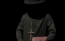 Iglesia Católica advierte sobre “supuesto sacerdote exorcista” y su grupo en Costa Rica.
