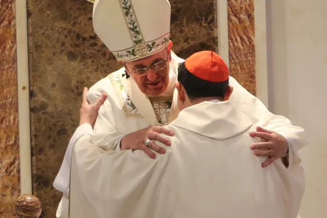 Cardenal Tagle espera que el “terremoto” Francisco despierte a Filipinas