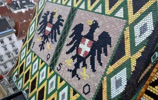 El escudo de armas de Austria y Viena en el techo del coro albertino de la Catedral de San Esteban. Crédito: Bwag vía Wikimedia (CC BY-SA 4.0)