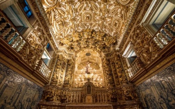 Ceiling of the church of San Francisco de Asís before the collapse. Credit: Shuttersock/RM Nunes