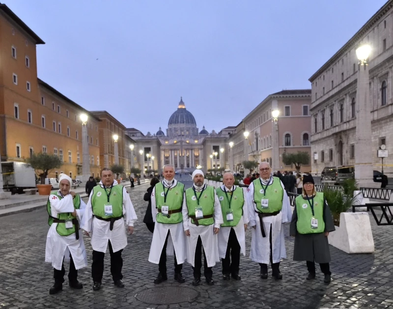 De frutero a templario: Los nuevos guardianes del Jubileo en Roma