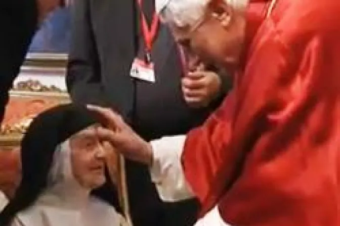 Sor Teresita celebró cumpleaños 104 con emotivo saludo de Benedicto XVI