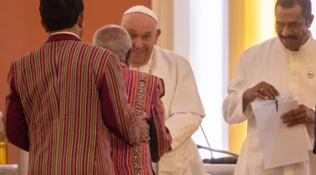 Papa Francisco se sorprende con testimonio de catequista de Timor Oriental