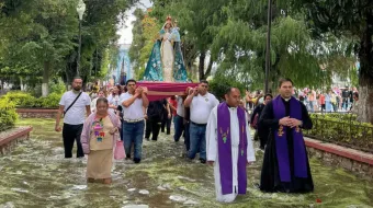 Procesión de la imagen de la Virgen de la Natividad en Tixtla, Guerrero.