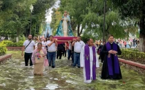 Procesión de la imagen de la Virgen de la Natividad en Tixtla, Guerrero.