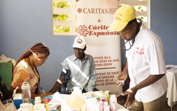 Health aid to patients in Haiti provided by Cáritas Española. Credit: Cáritas Española.