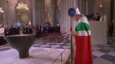 El Arzobispo de París en la Catedral de Notre Dame 08122024