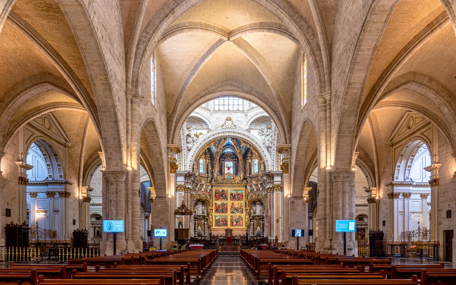 Nave central de la Catedral de Valencia (España), dedicada a la Asunción de Nuestra Señora.?w=200&h=150