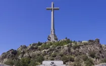 Vista general de la Cruz del Valle de los Caídos, la más gran de la cristiandad.