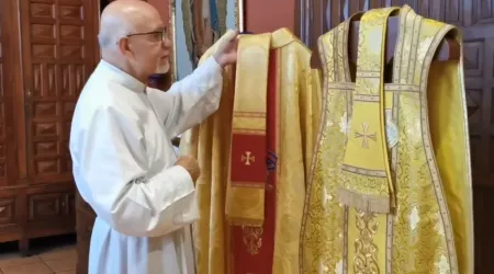 Vestiduras litúrgicas del sacerdote