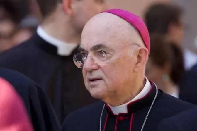 El arzobispo Viganò desafía la citación del Vaticano e insiste en acusación contra el Papa Francisco
