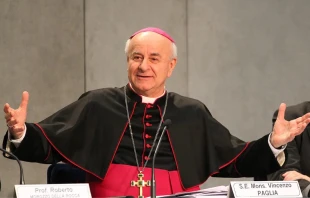 Mons. Vincenzo Paglia, actual presidente de la Pontificia Academia para la Vida, habla en la oficina de prensa de la Santa Sede, el 4 de febrero de 2015. Crédito: Bohumil Petrik/CNA.