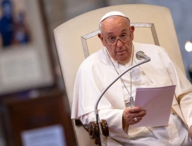 El Papa Francisco presencia el “Milagro de la Nieve” de Santa María la Mayor por primera vez en su Pontificado