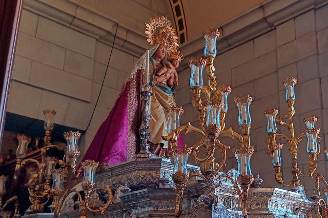 La Virgen de la Almudena en su catedral 09112024