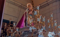 La Virgen de la Almudena en su catedral en Madrid.