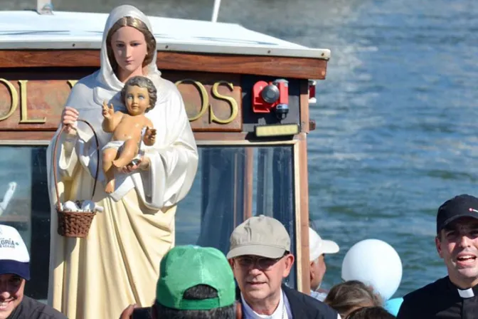 Con procesión por el mar y por tierra celebraron a la Virgen de la Candelaria