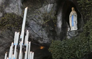 La Virgen de Lourdes en su santuario en Francia. Crédito: Courtney Mares / CNA