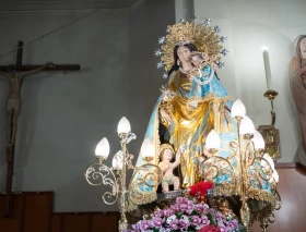 La Virgen peregrina de los Desamparados visita las zonas afectadas por la DANA en Valencia, un mes después