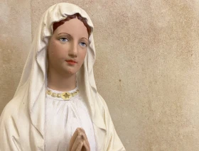 Los fieles celebran en las redes el cumpleaños de la Virgen María