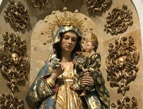 ¿Por qué llamamos “Reina” a la Virgen María?