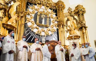 El Arzobispo de Madrid, Cardenal Carlos Osoro preside la misa en honor de la Virgen de la Paloma en 2021. Cru00e9dito: Archimadrid (CC BY-NC-SA 2.0) 