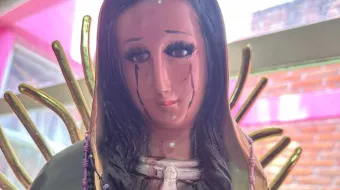 Imagen de la Virgen de Guadalupe que supuestamente llora sangre en Morelia, México.