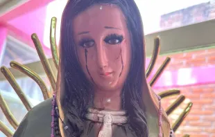 Imagen de la Virgen de Guadalupe que supuestamente llora sangre en Morelia, México. Crédito: MiMorelia.com