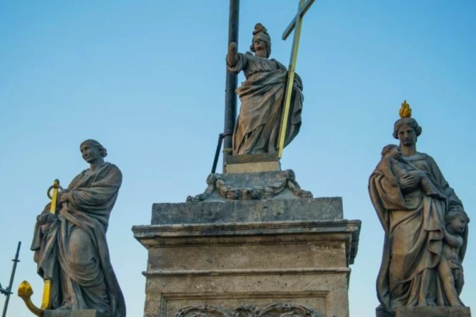 Las tres virtudes teologales de la catedral de la Ciudad de México