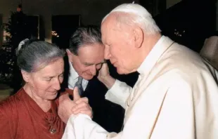 Wanda Półtawska y San Juan Pablo II. Crédito: Cortesía ACI Stampa