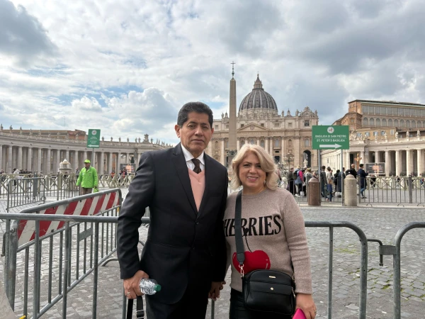 Jesus and his wife in Rome. Credit: Victoria Cardiel/ Ewtn News