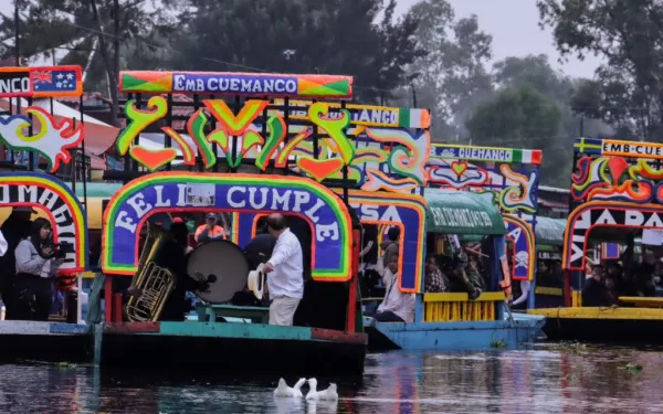 Procesión en Xochimilco de las reliquias de San Judas Tadeo. Crédito: Jacqueline Sánchez / Desde la Fe