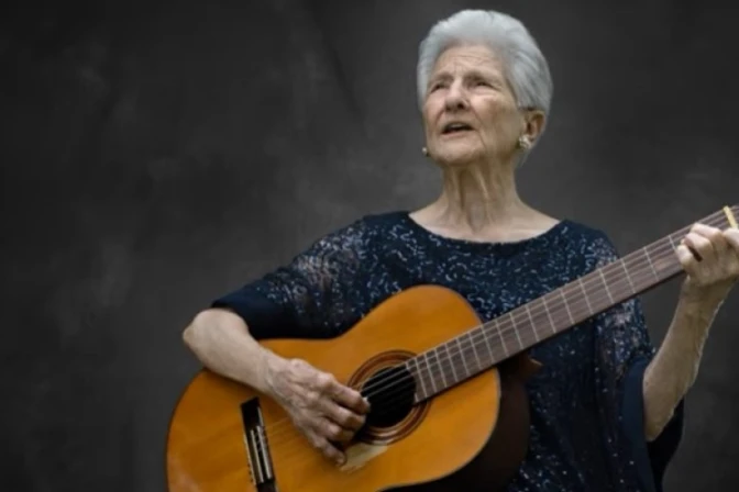 Ganadora de un Grammy a los 95 años: Quiero dedicar este premio a Dios